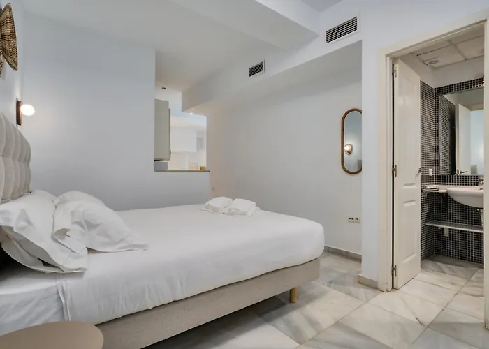 San Marcos Loft, By Homing U *